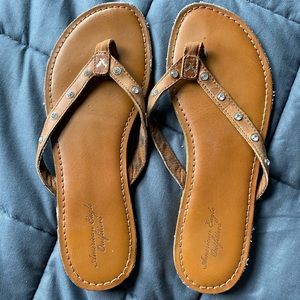 American Eagle flip flops